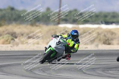 media/Oct-30-2025-Racers Edge (Thu) [[dabbdaf680]]/3-B Group/Session 4 Turn 16/